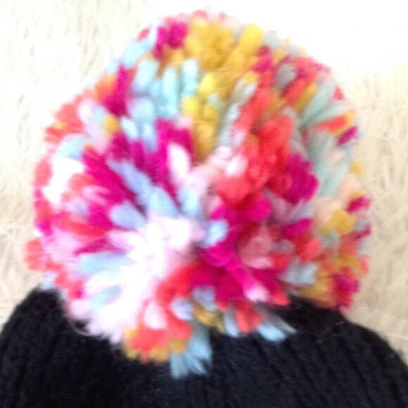 Handmade Wool Blend Knit Pompon - Picture 3 of 7